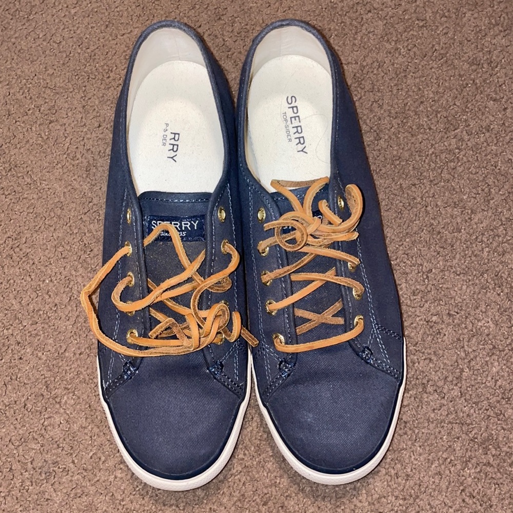 Womens sperry top sider shoes, size 9